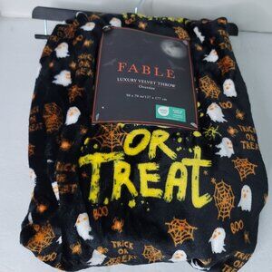 Trick or Treat Halloween Plush Throw Blanket Velvet Ghosts Spiders Print 50 x 70